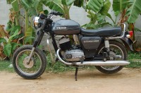 Black Ideal Jawa Yezdi Classic