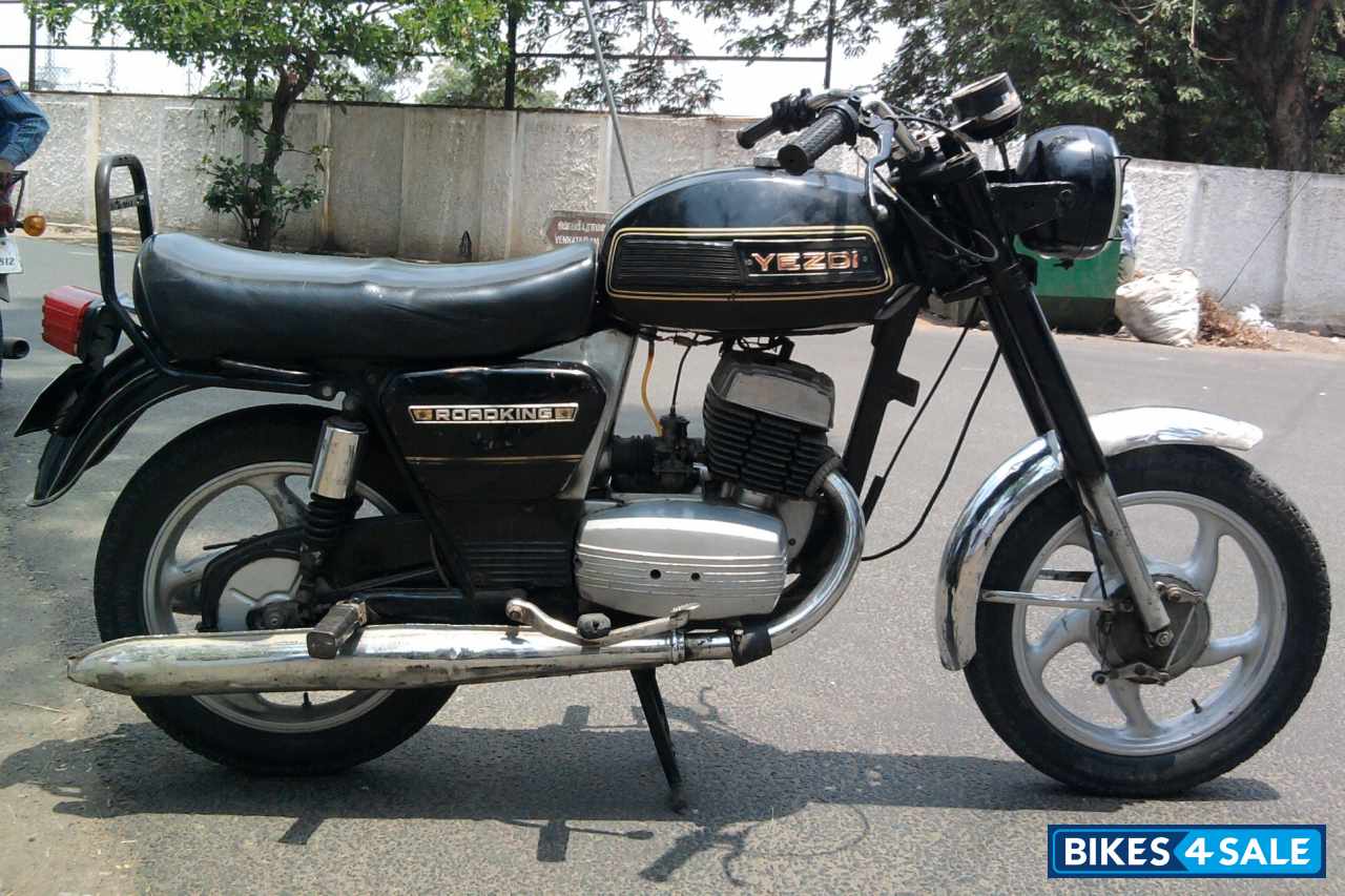 Black Ideal Jawa Yezdi Classic