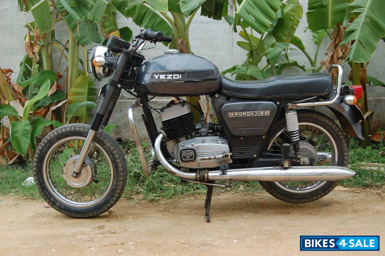 Black Ideal Jawa Yezdi Classic Black Ideal Jawa Yezdi Classic