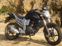 Black Yamaha FZ16