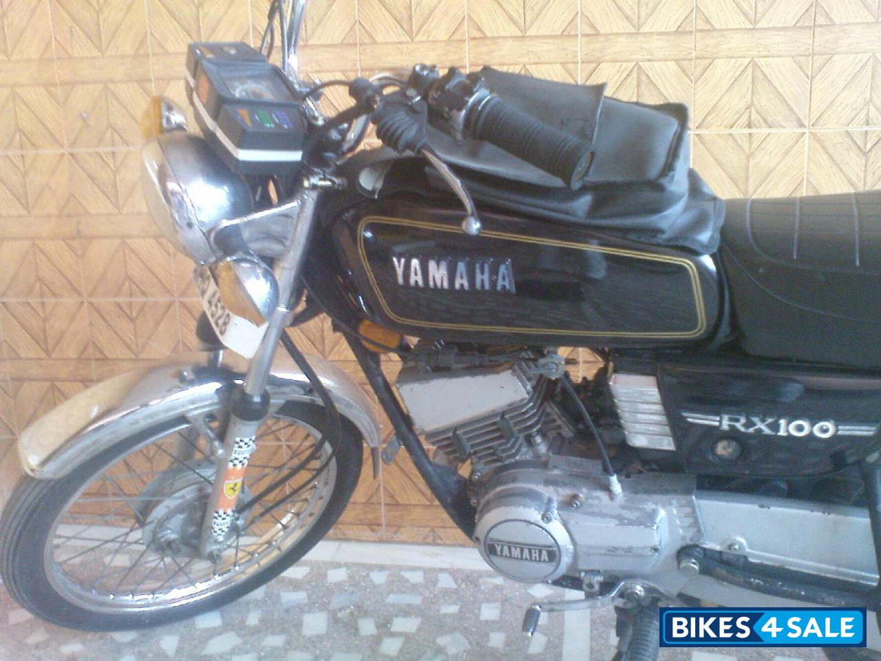 Used 19 Model Yamaha Rx 100 For Sale In Hyderabad Id Black Colour Bikes4sale