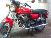 Red Yamaha RD 350