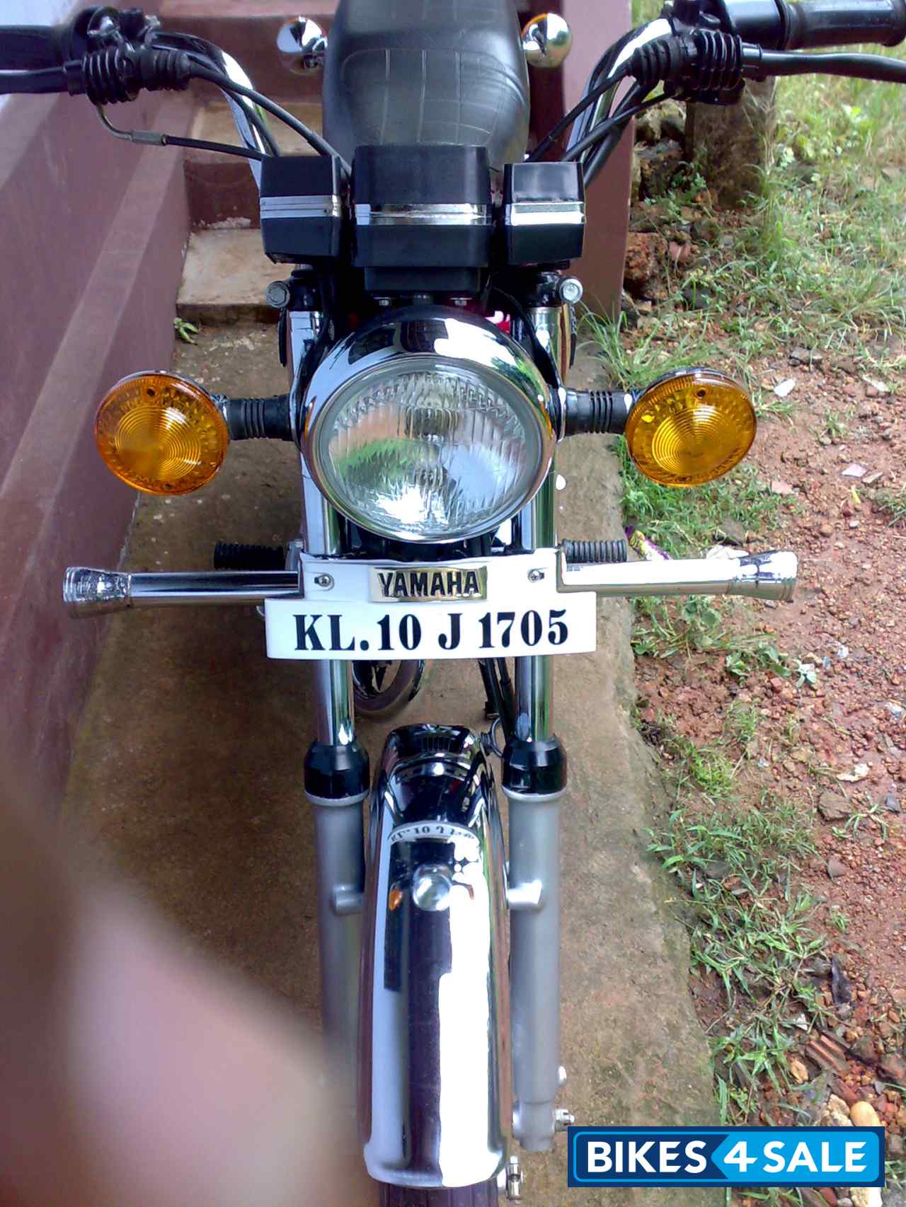 Red Yamaha RX 135 Red Yamaha RX 135