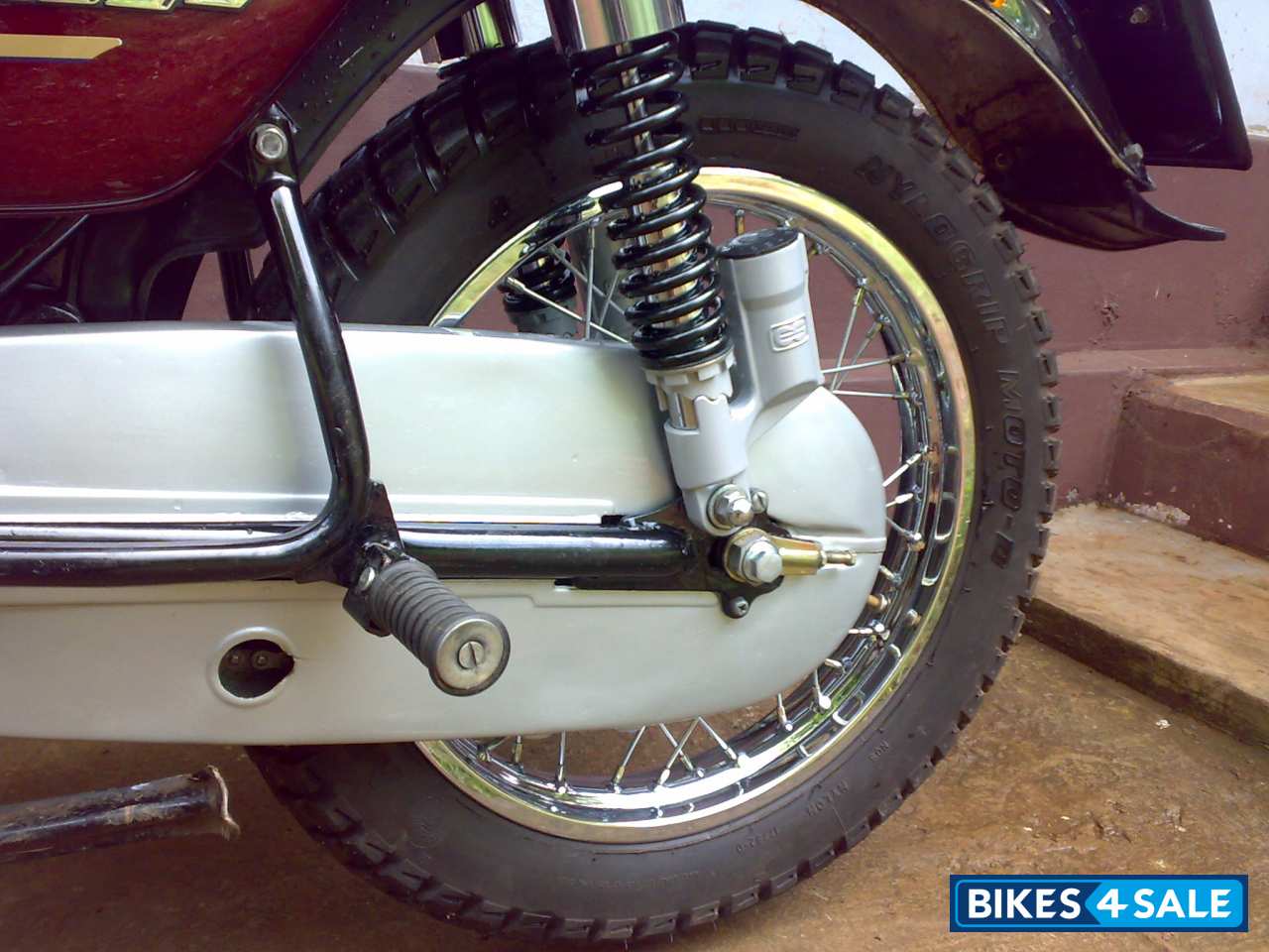 Red Yamaha RX 135 Red Yamaha RX 135