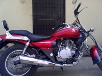 Wine Red Bajaj Avenger 180 DTS-i