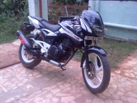 Black Bajaj Pulsar 200 DTSi