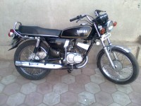 Black Yamaha RX 135