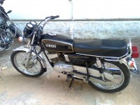 Black Yamaha RX 135