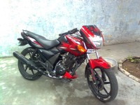 Red-black TVS Flame 125