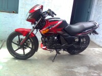 Red-black TVS Flame 125