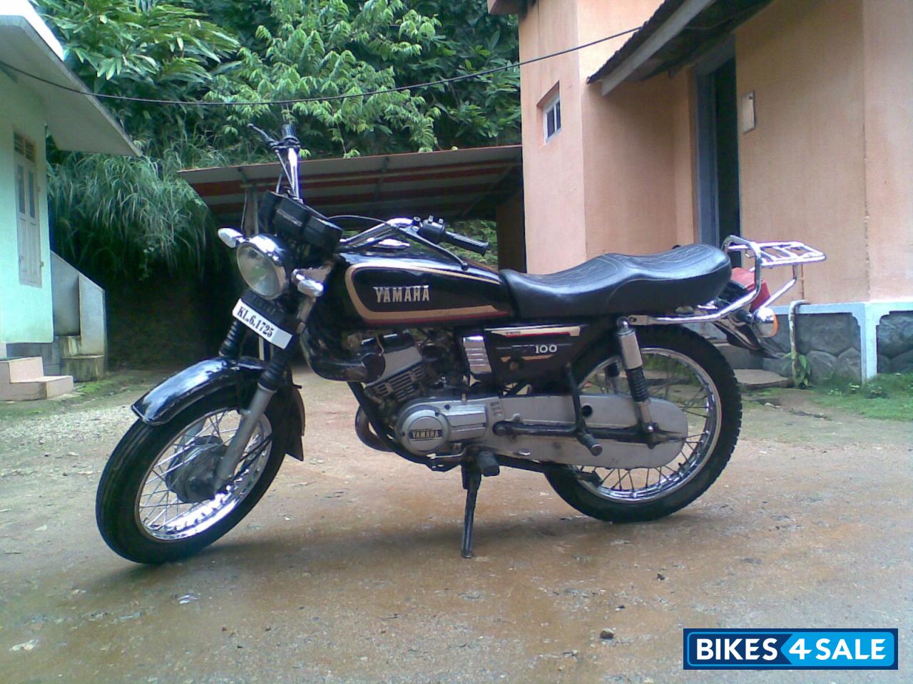 Black Yamaha RX 100