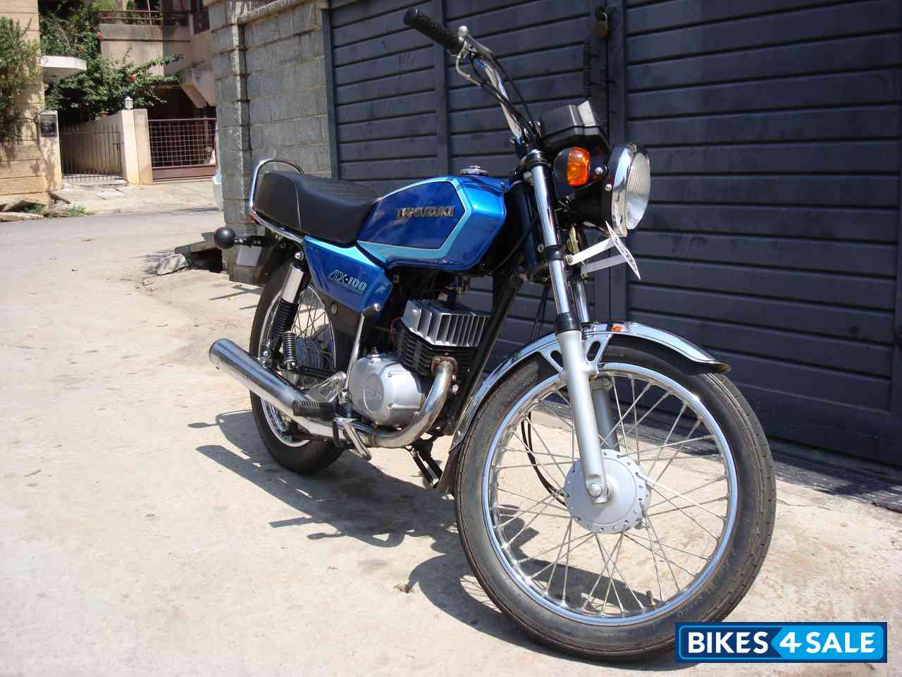 Blue TVS MAX 100