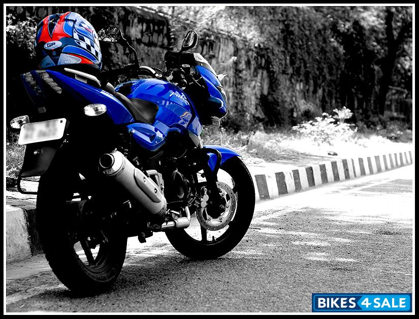 Long Beach Blue Bajaj Pulsar 200 DTSi