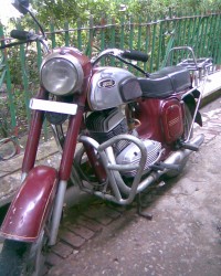 Mehroon Ideal Jawa Yezdi