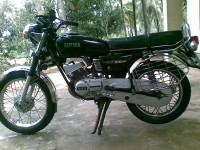 Black Yamaha RX 100