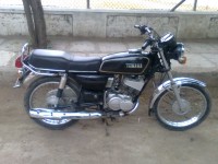 Black Yamaha RX 135