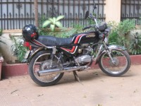 Black Bajaj KB 100