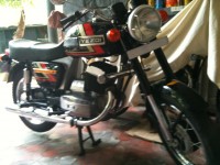 Blue Yamaha RD 350