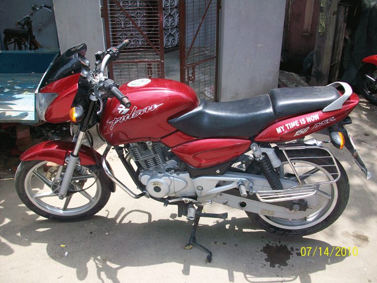 Red Bajaj Pulsar 150 DTSi