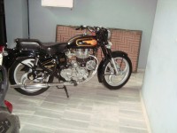 Black Royal Enfield Bullet Standard 350