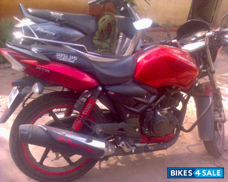 Red TVS Apache RTR 160