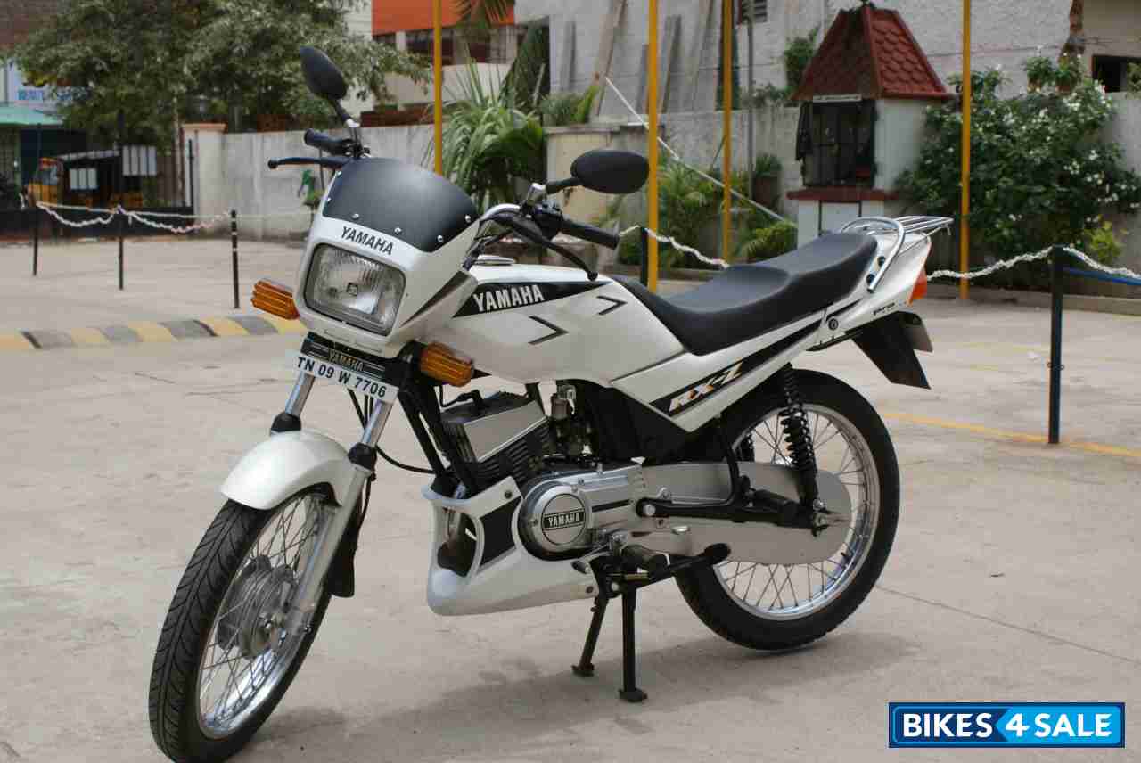 Pearl White Yamaha RXZ