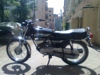 Black Yamaha RX 135