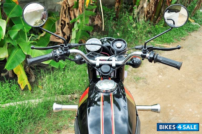 Black Ideal Jawa Yezdi RoadKing Black Ideal Jawa Yezdi RoadKing