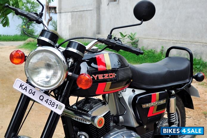 Black Ideal Jawa Yezdi RoadKing Black Ideal Jawa Yezdi RoadKing