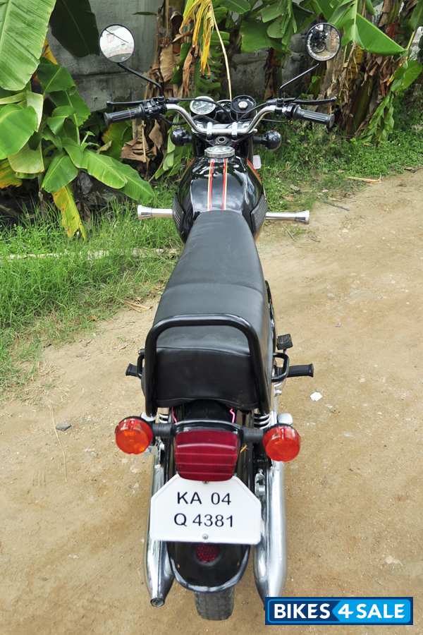 Black Ideal Jawa Yezdi RoadKing Black Ideal Jawa Yezdi RoadKing