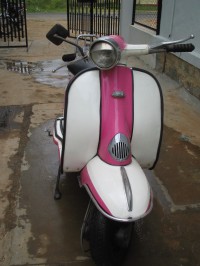 White With Pink Vintage Scooter Lamby 150