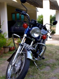 Blue Yamaha RD 350