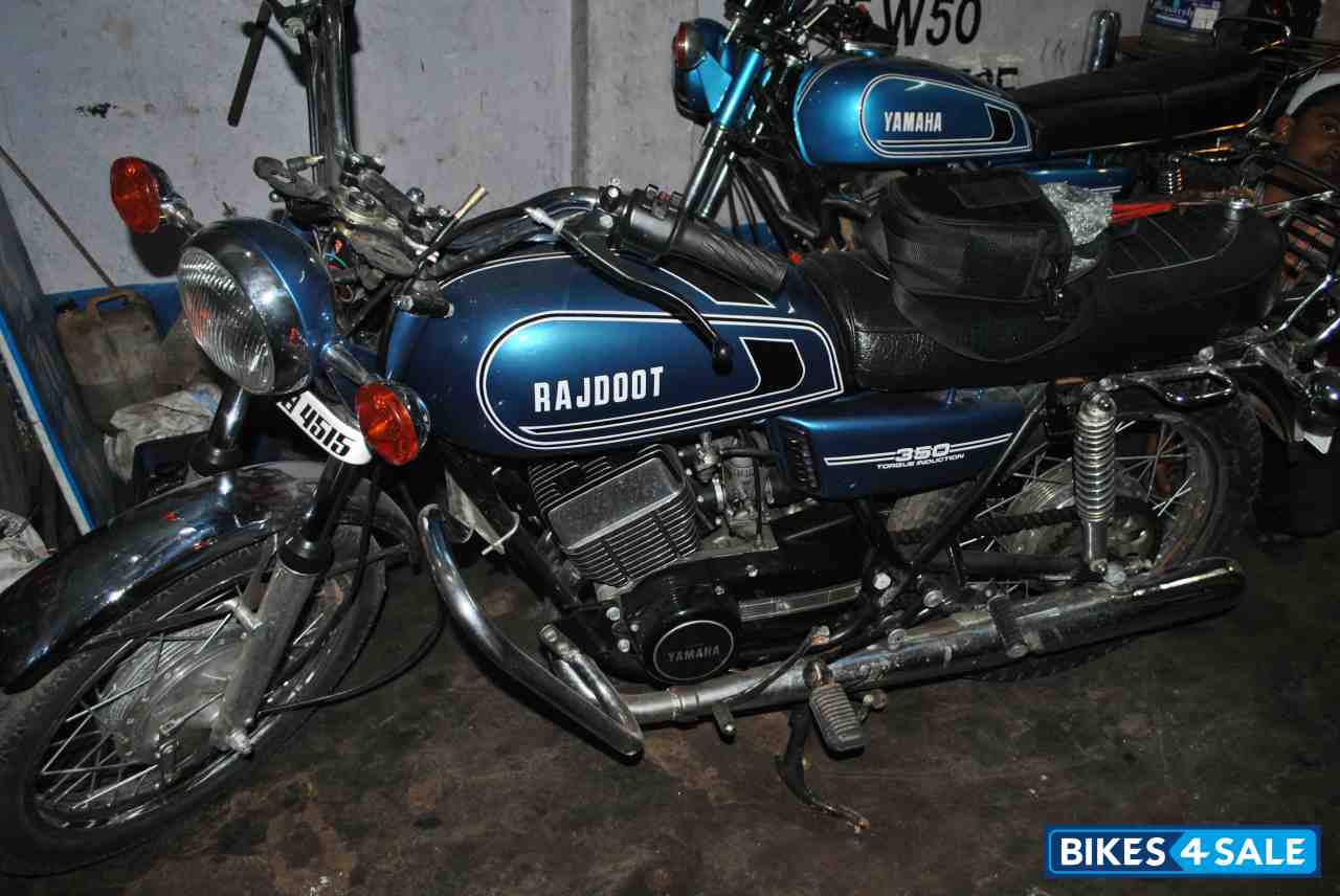 Blue Yamaha RD 350