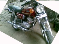 Maroon Yamaha RX 135