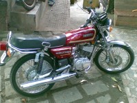 Maroon Yamaha RX 135