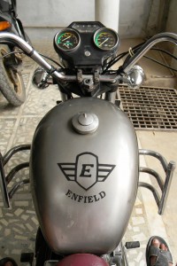 Grey Mettalic/black Duel Tone Royal Enfield Lightning 535