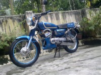 Blue Yamaha RX 135