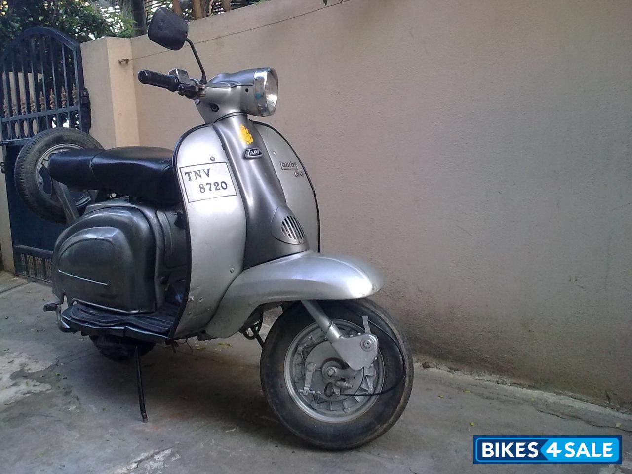 Dark Grey With Silver Vintage Scooter Lamby 150