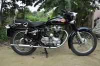 Black Royal Enfield Bullet Standard 350