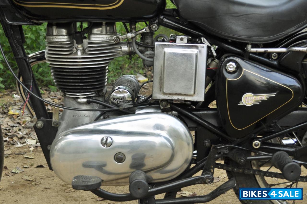 Black Royal Enfield Bullet Standard 350 Black Royal Enfield Bullet Standard 350