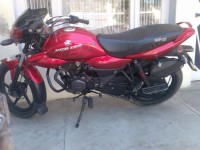 Red Bajaj XCD 125 DTS-Si