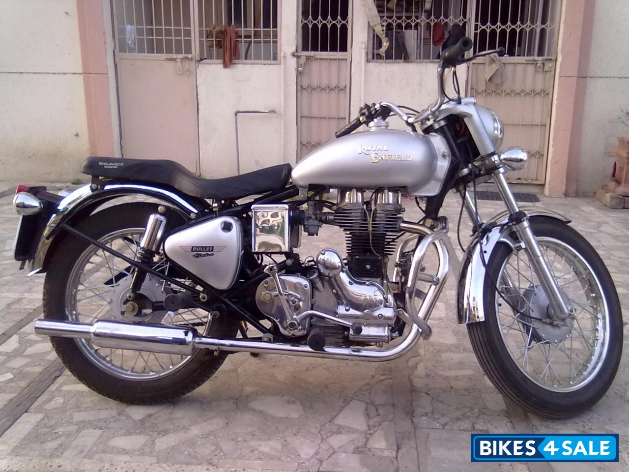 Used 1990 model Royal Enfield Bullet Standard 350 for sale in Bhopal. ID 42958. Silver colour 