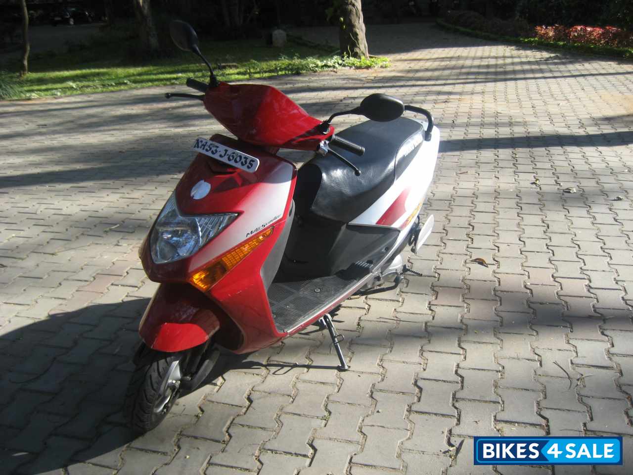 Red Honda Dio