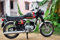 Black Ideal Jawa Yezdi RoadKing