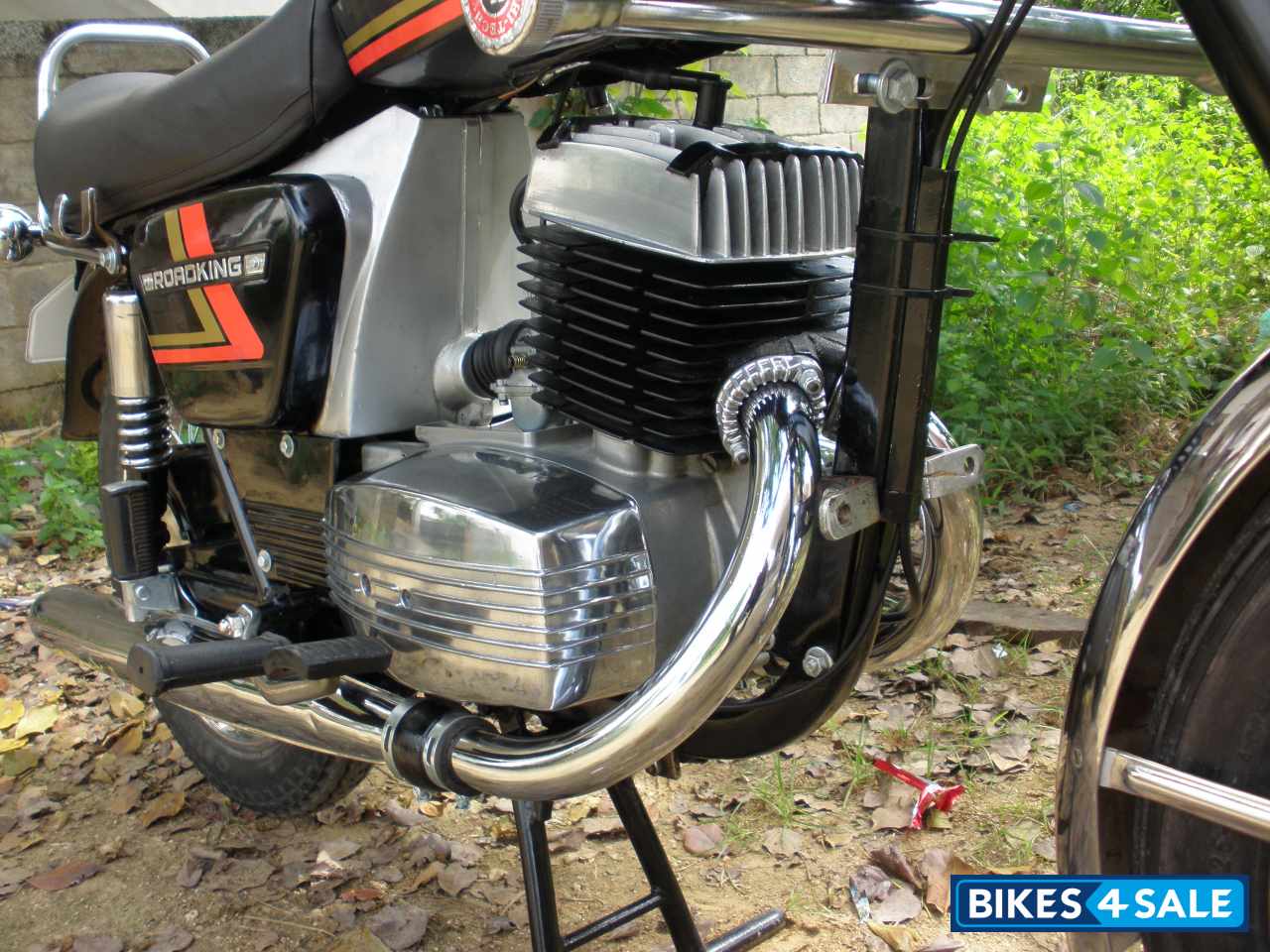 Black Ideal Jawa Yezdi RoadKing Black Ideal Jawa Yezdi RoadKing