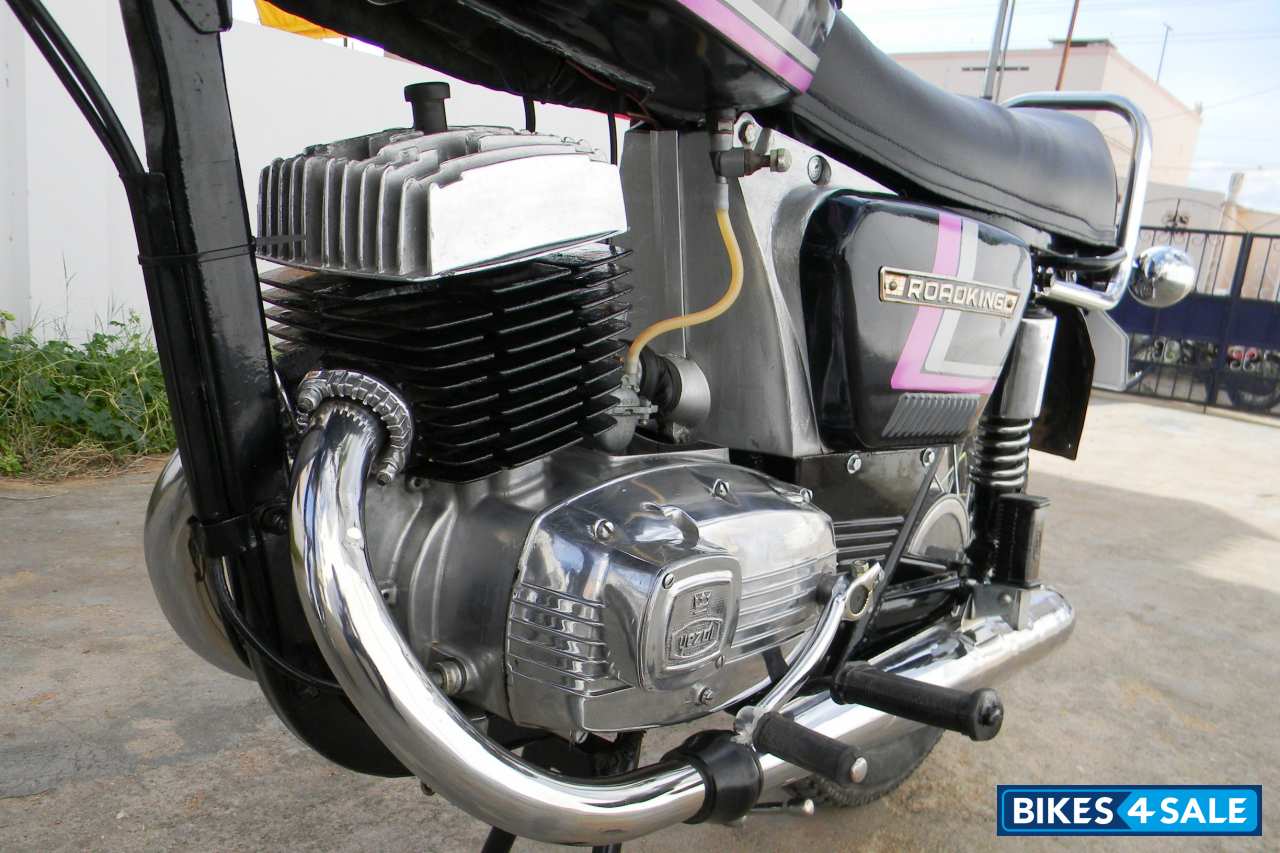 Black Ideal Jawa Yezdi RoadKing Black Ideal Jawa Yezdi RoadKing