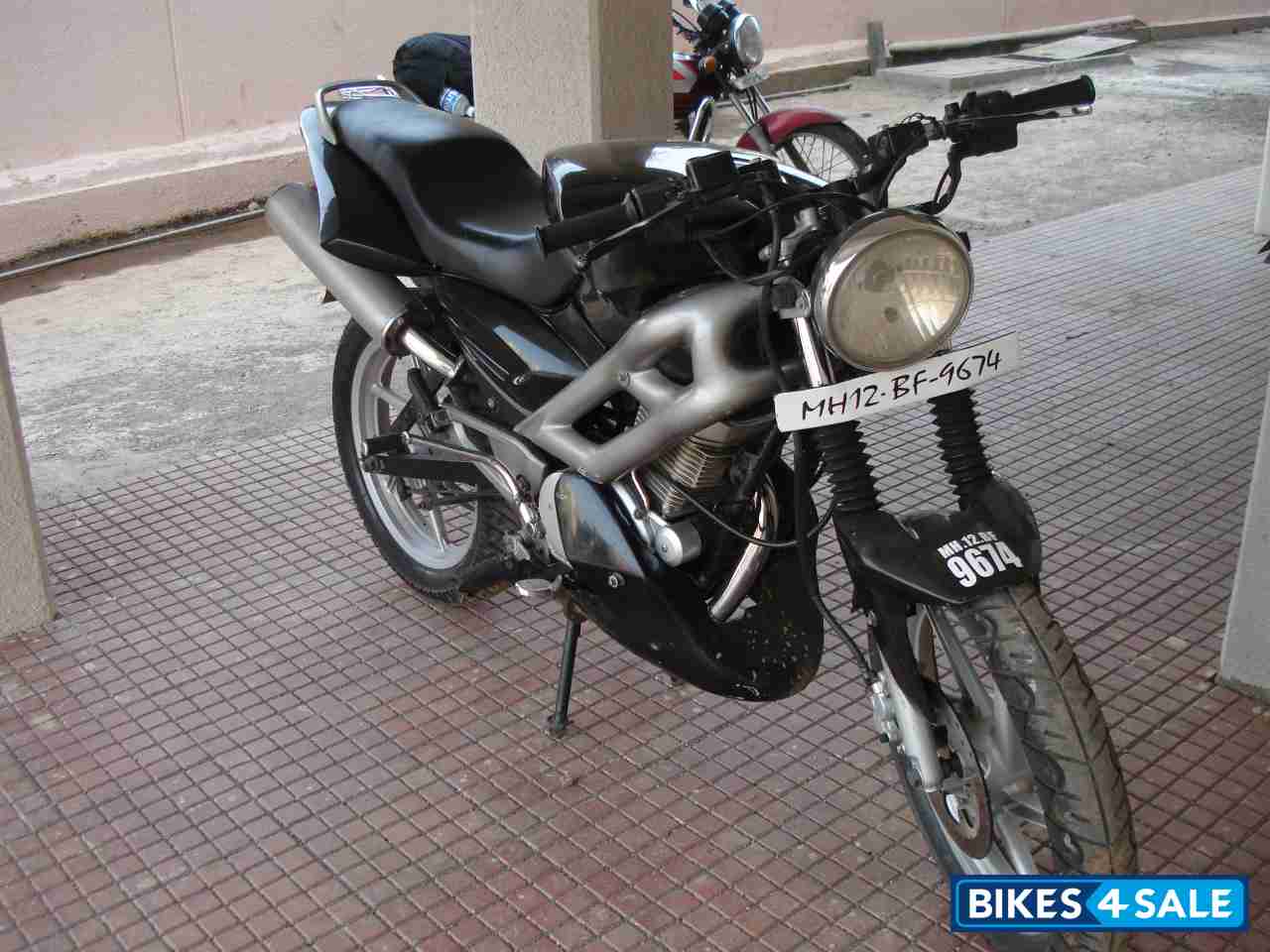 Old pulsar best sale 150 headlight price