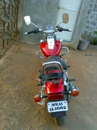 Red Bajaj Avenger 180 DTS-i