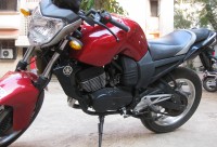 Red/black Yamaha RD 350