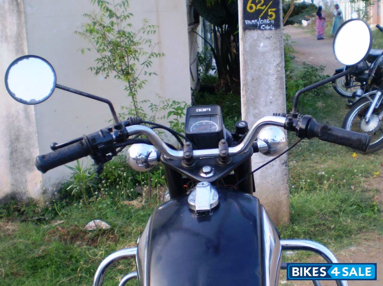 Black Yamaha Rajdoot Black Yamaha Rajdoot